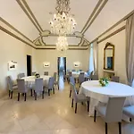 Relais Il Santissimo Otel Turi