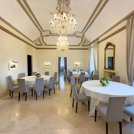 Relais Il Santissimo 호텔 투리