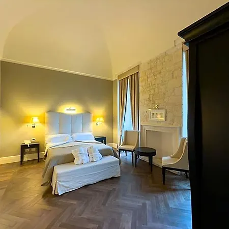 Relais Il Santissimo Otel Turi